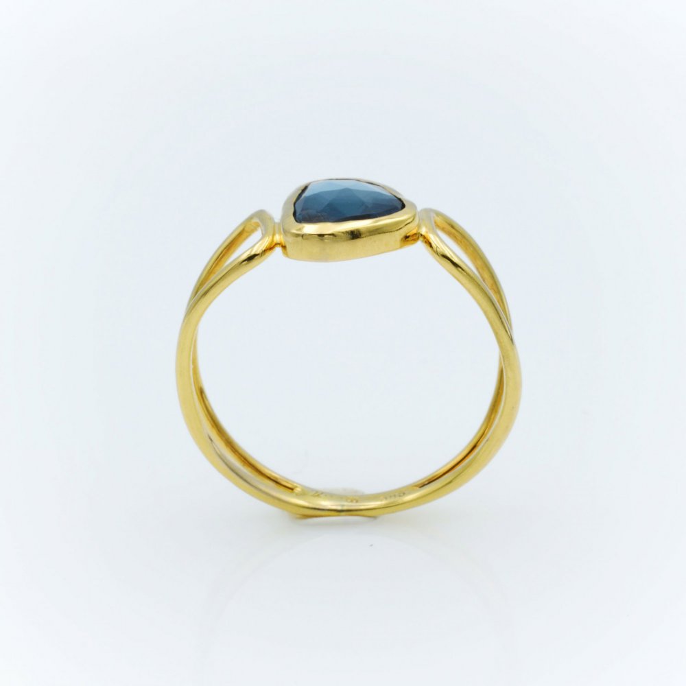 ΔΑΧΤΥΛΙΔΙ ΜΕ LONDON BLUE TOPAZ