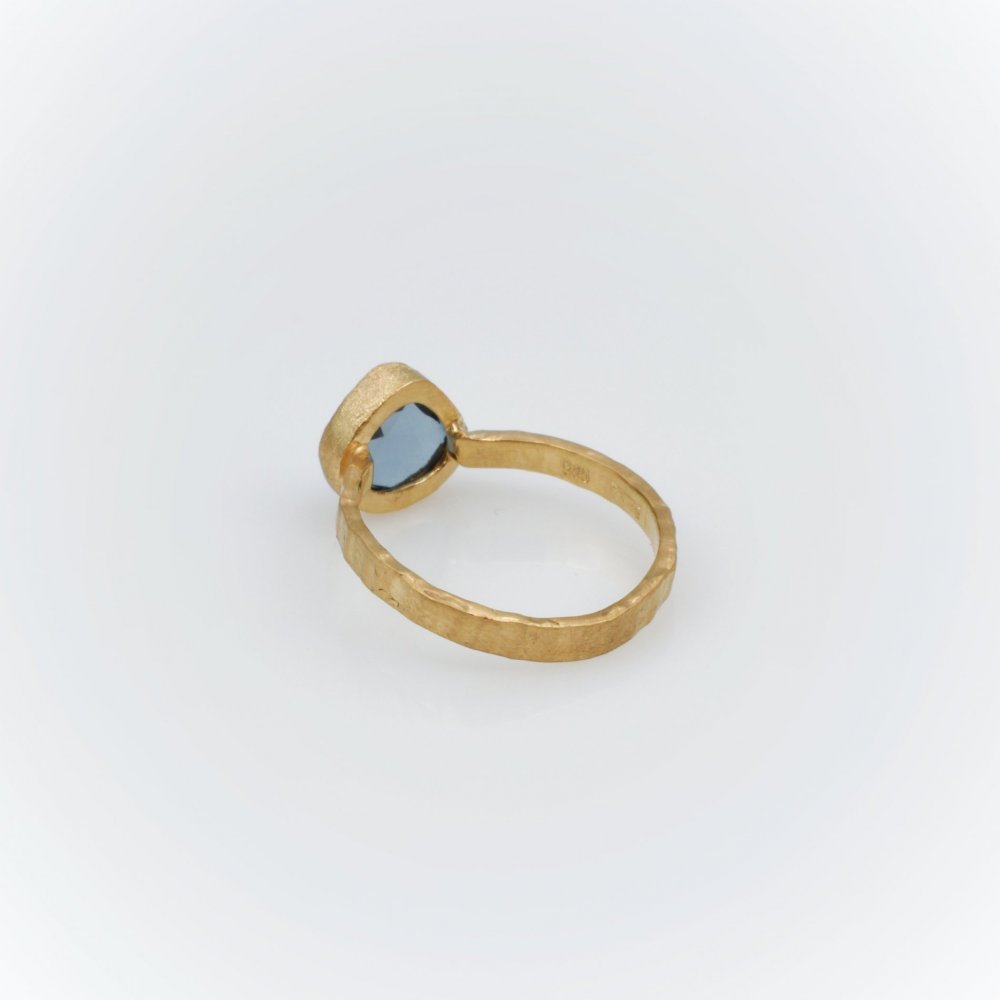 ΔΑΧΤΥΛΙΔΙ ΜΕ LONDON BLUE TOPAZ