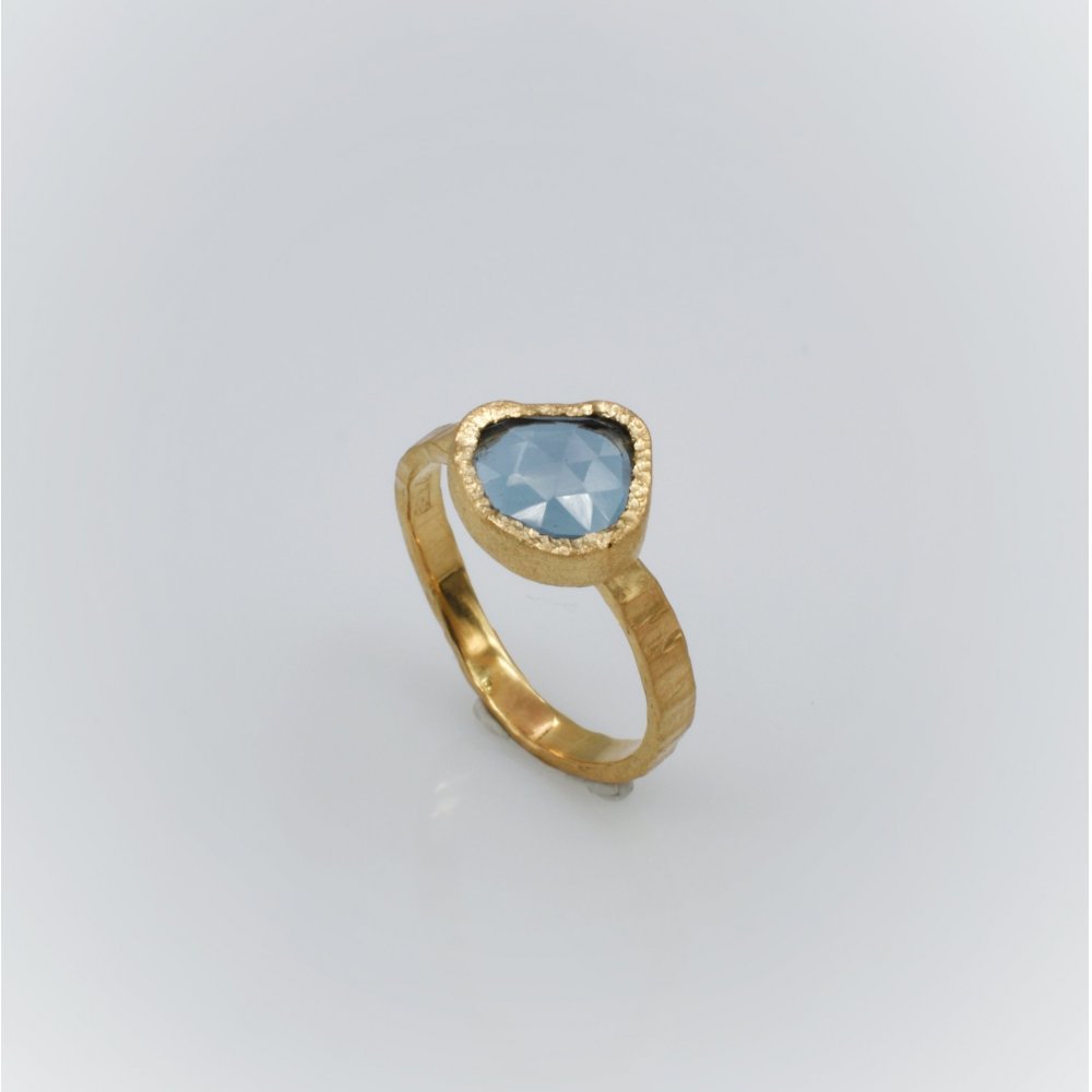 ΔΑΧΤΥΛΙΔΙ ΜΕ LONDON BLUE TOPAZ